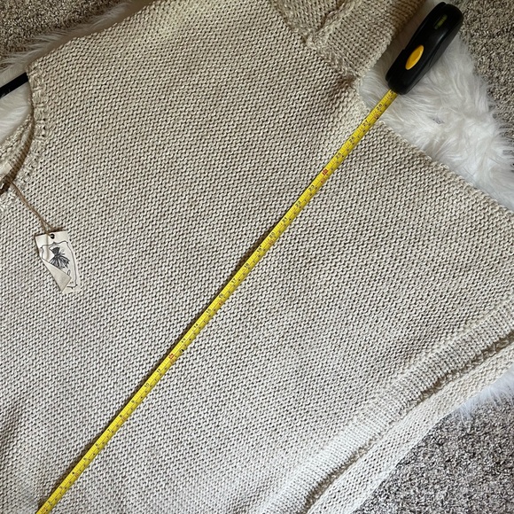 Easel | Oversized Sweater - Picture 7 of 8